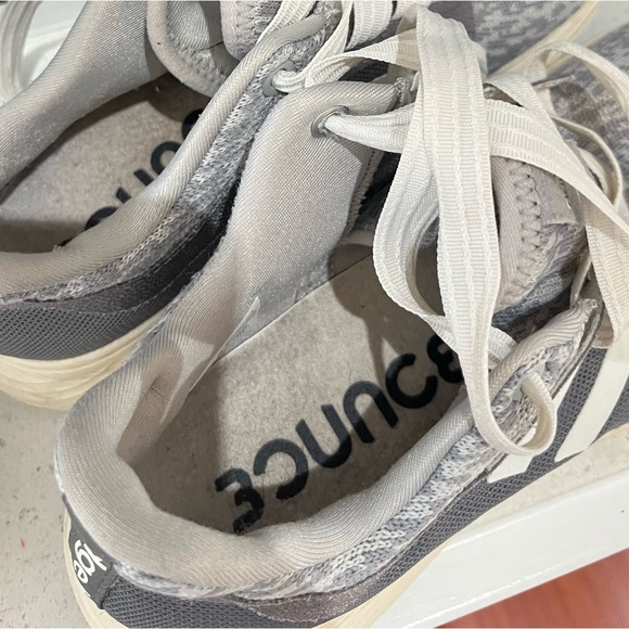 ADIDAS Indoor sports trainers. Soft and breathable material with bounce insoles - Picture 3 of 4